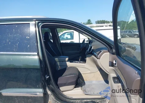 2011 Jeep Grand Cherokee Laredo from USA, damaged, VIN 1J4RR4GG9BC567343